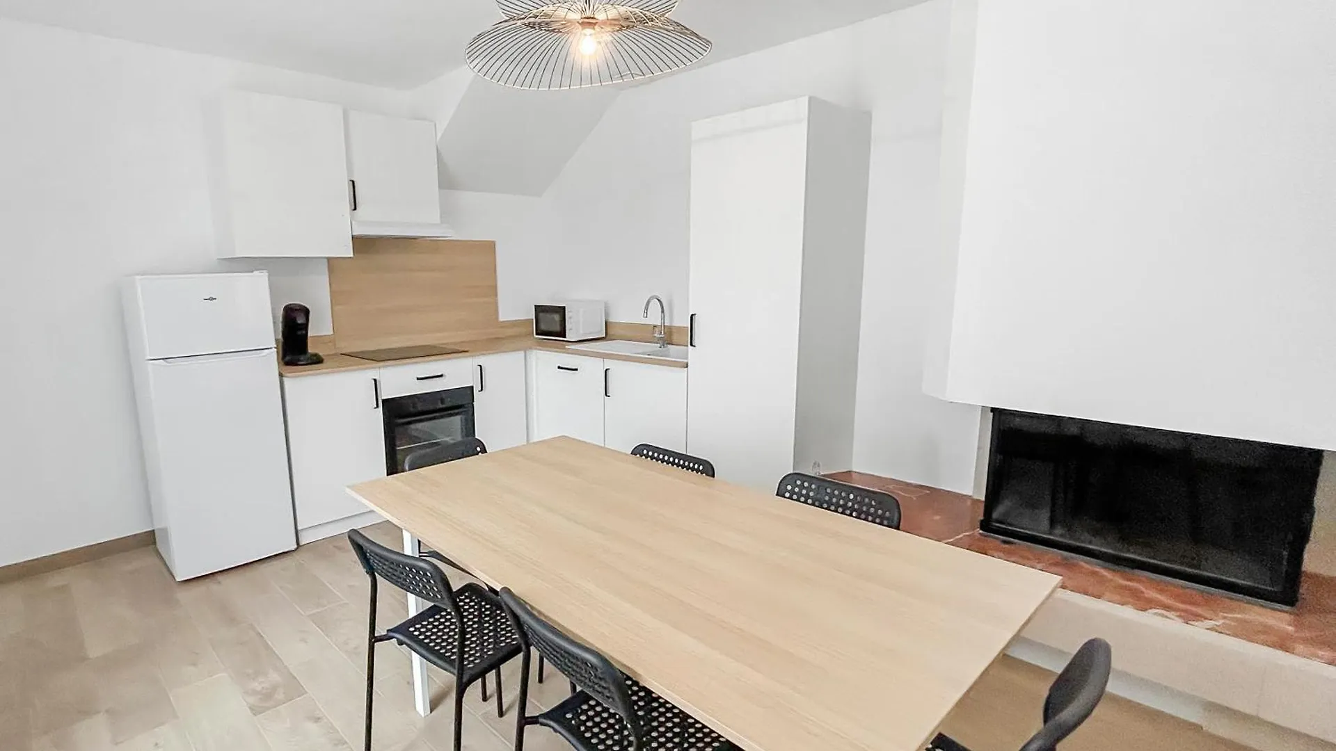 Appartamento Jardin Prive Et Deco Moderne A Vichy