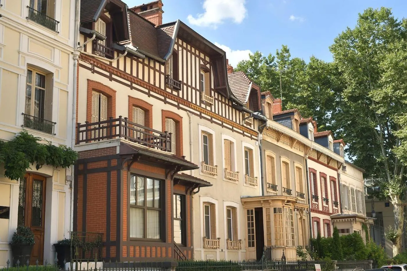 Appartamento Jardin Prive Et Deco Moderne A Vichy